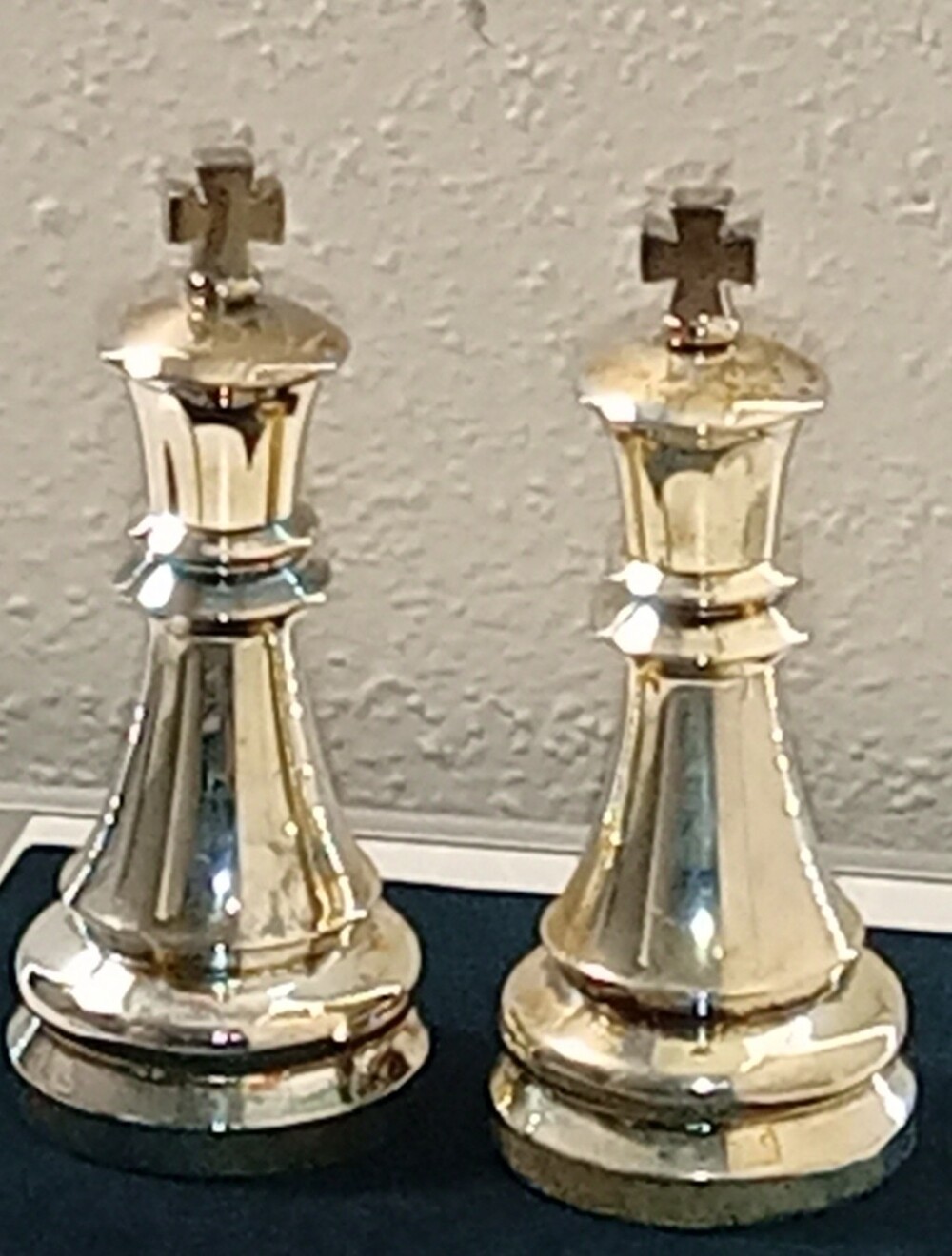 TOWLE Cross Salt & Pepper Sterling Silver Plated Shakers with Velvet Box - Picture 3 of 6
